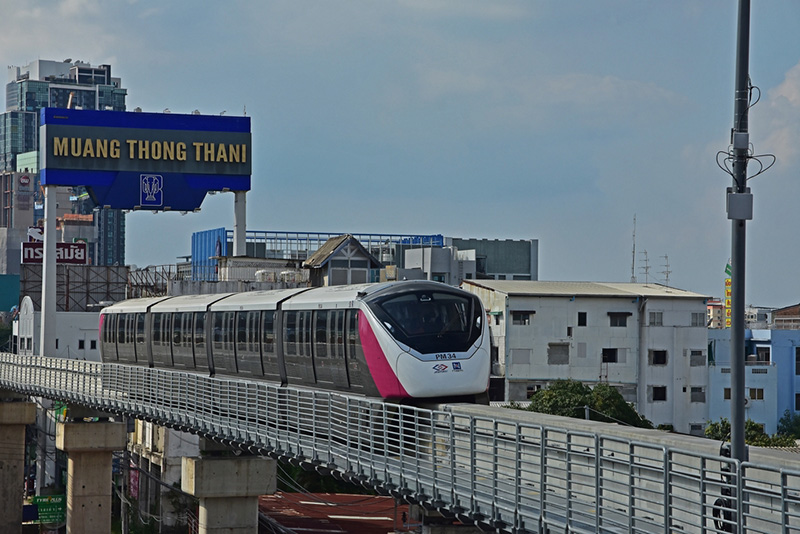 รถไฟฟ้าสายสีชมพู สถานีเมืองทองธานี